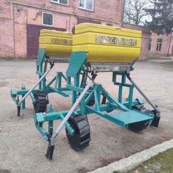 Корнепідживлювач