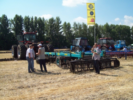 ДИСКОЧИЗЕЛЬНИЙ АГРЕГАТ БДВП-4,2-01 З КОМПЛЕКТОМ ОБЛАДНАННЯ для внесення рідких мінеральних добрив і біодеструктору стерні