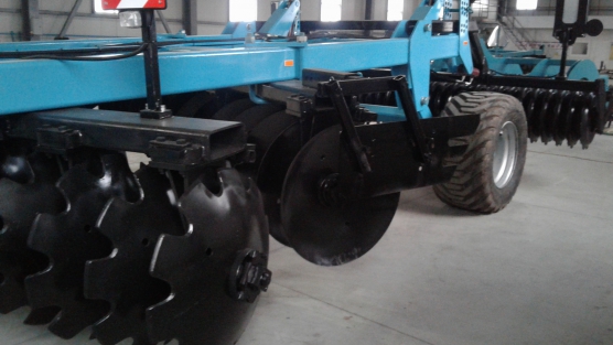 БОРОНИ ДИСКОВІ ВАЖКІ ПРИЧІПНІ БДВП-4,2-02 з дисковим катком