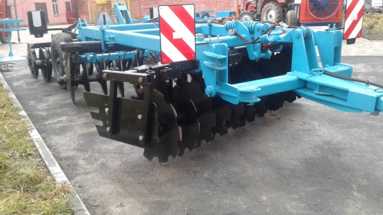 Борона дискова важка причіпна БДВП-2,5 з швелерним катком