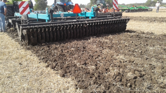 Борони диско-чизельні БДВП-3,0-01; БДВП-3,6-01; БДВП-4,2-01 з дисковим катком