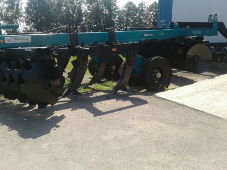 Борони диско-чизельні БДВП-3,0-01; БДВП-3,6-01; БДВП-4,2-01 з профільним катком