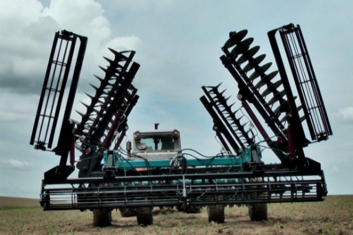 Борона дискова легка причіпна БДЛП-8,0 з прикотуючим катком у комлектації з дисками- "Ромашка" +"Круглий"