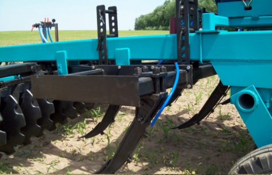 ДИСКОЧИЗЕЛЬНИЙ АГРЕГАТ БДВП-4,2-01 З КОМПЛЕКТОМ ОБЛАДНАННЯ для внесення рідких мінеральних добрив і біодеструктору стерні